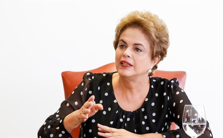 BRASILIA, April 14, 2016 (Xinhua) -- Brazilian President Dilma Rousseff speaks at a press conference in Brasilia, capital of Brazil, on April 13, 2016. 