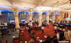 LONDON, June 24, 2016 (Xinhua) -- Reporters start to gather as the results from the ballot are about to come in Guildhall, London, on June 24, 2016. 