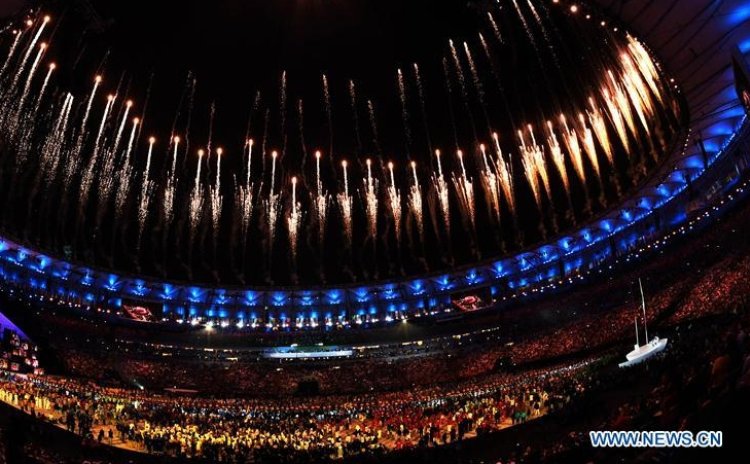 Fireworks is seen during the opening ceremony of the 2016 Rio Olympic Games at Maracana Stadium in Rio de Janeiro, Brazil, Aug. 5, 2016. (Xinhua/Cheng Min)