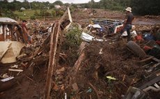 People search for the survivors in Upala of Alajuela, Costa Rica, Nov. 25, 2016. 