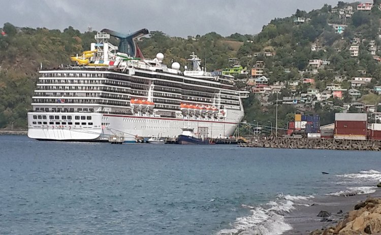 Carnival cruise ship at Woodbridge Bay Port