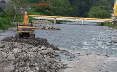 Work continues on Roseau West bridge