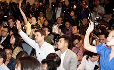 KUALA LUMPUR, March 12, 2014 (Xinhua) -- Reporters raise hands to ask questions during a news conference at a hotel near Kuala Lumpur International Airport in Sepang, Malaysia, March 12, 2014