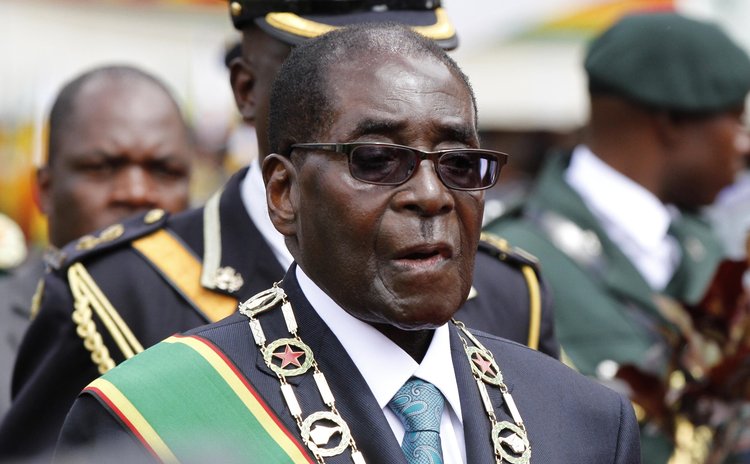 HARARE, April 18, 2014 (Xinhua) -- Zimbabwean President Robert Mugabe a grand ceremony held at the National Sports Stadium, Harare, Zimbabwe, April 18, 2014.