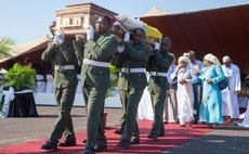 MAPUTO, April 21, 2014 (Xinhua) -- A coffin of a Mozambican victim of plane crash is carried out after the arrival at the airport of Maputo, April 21, 2014