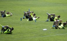 LAS ROZAS, Jun. 2, 2014 (Xinhua) -- Spanish national soccer players attend a training session for World Cup 2014 at Las Rozas playground near Madrid, Spain, June 2, 2014.