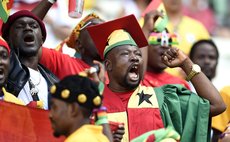 FORTALEZA, June 21, 2014 (Xinhua) -- Fans of Ghana cheer for the team ahead of a Group G match between Germany and Ghana of 2014 FIFA World Cup  