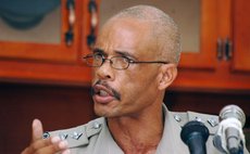 Claude Weeks , Police PRO