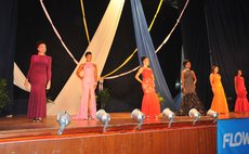 Queen contestants parade at pre-event show