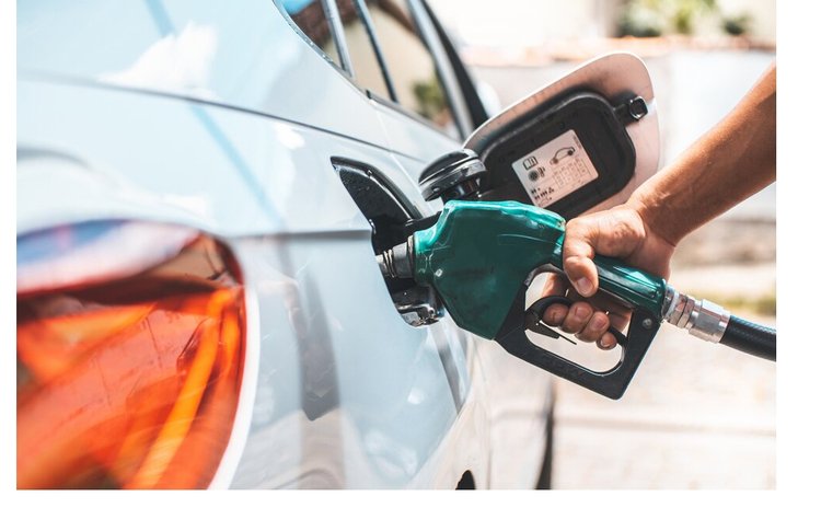 Graphic: Filling up a vehicle tank