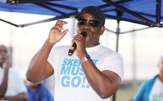 Lennox Linton addresses supporters at Pottersville