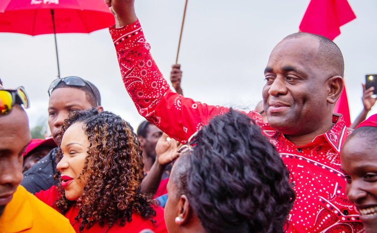 Crowd greets PM Skerrit at DLP rally