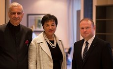 Baroness Scotland, centre. (Commonwealth Secretariat photo)